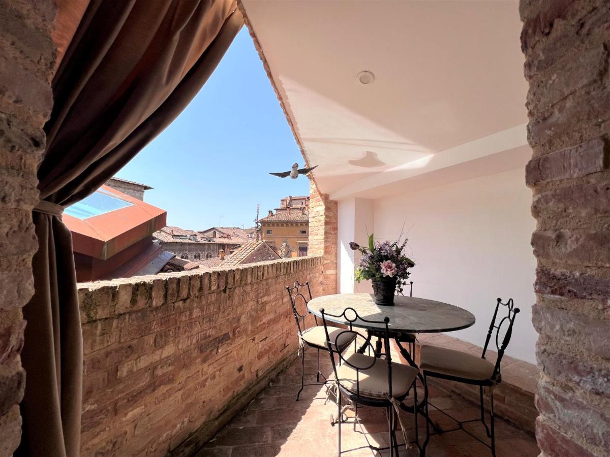 Il Terrazzo Di Tolomei Siena Esterno foto